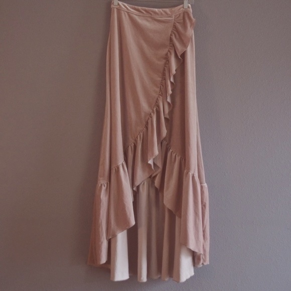 Mia Joy Dresses & Skirts - EUC Mia Joy by Joyfolie Blush Pink Velvet Ruffle Skirt Size Small